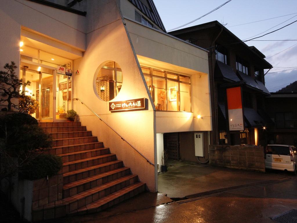 Honkan Gentaroya Hotel โนซาวะออนเซ็น ภายนอก รูปภาพ